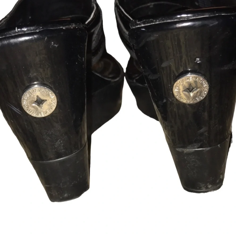 BCBG  size 9.5 black patent leather platform wedges canvas strap silver detail